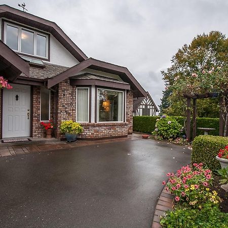 Laurel'S Cottage By Elevate Rooms Qualicum Beach Buitenkant foto