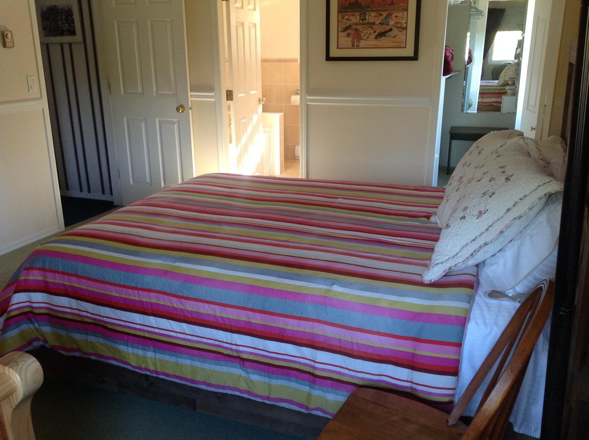 Laurel'S Cottage By Elevate Rooms Qualicum Beach Buitenkant foto