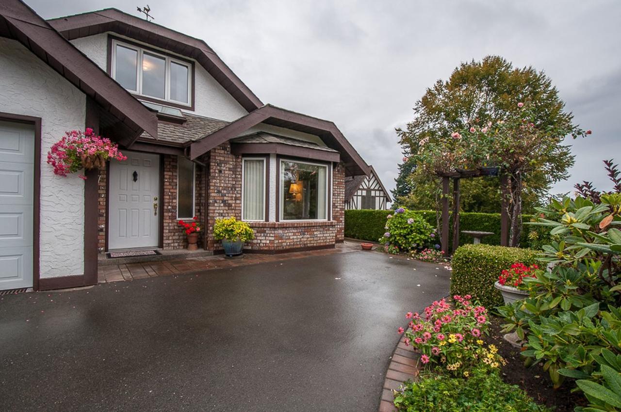 Laurel'S Cottage By Elevate Rooms Qualicum Beach Buitenkant foto