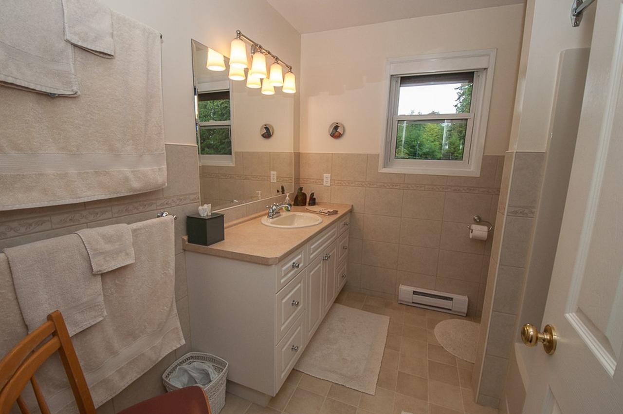Laurel'S Cottage By Elevate Rooms Qualicum Beach Buitenkant foto
